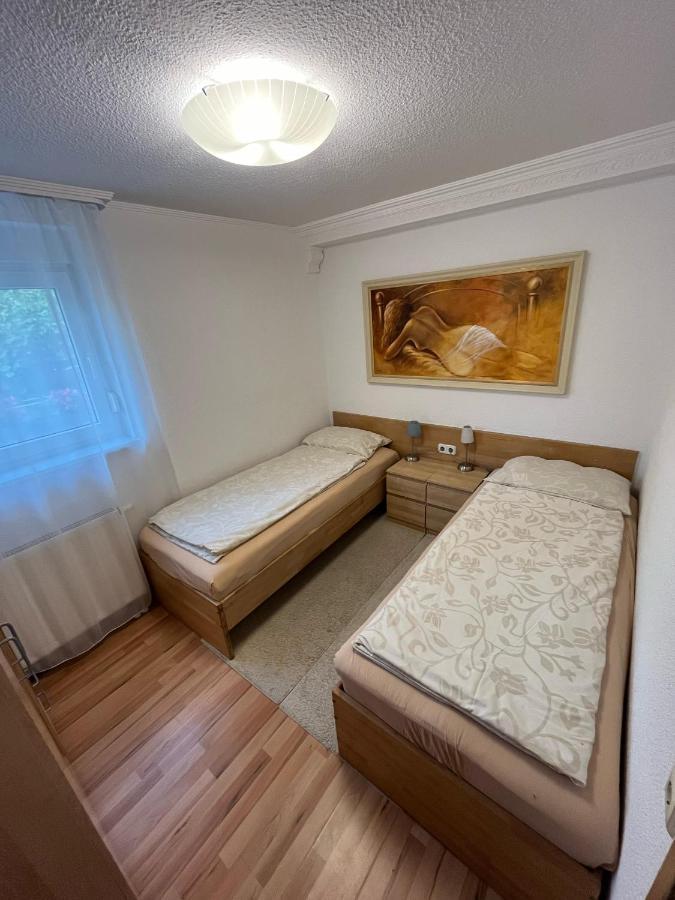 Ruhige Geraeumige Wohnung Pforzheim Exterior foto
